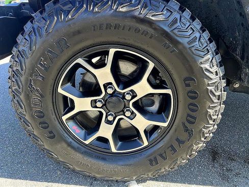 Used 2020 Jeep Gladiator Overland w/ Popular Equipment Package image 9