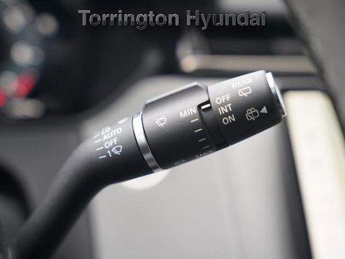 Used 2025 Land Rover Range Rover Velar Dynamic SE image 22