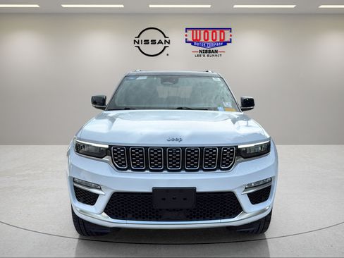 Used 2022 Jeep Grand Cherokee Summit AWD/4WD image 12