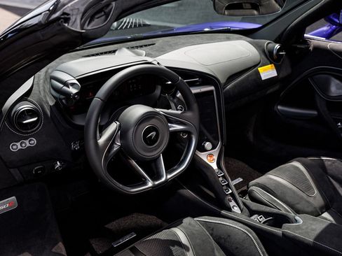 New 2026 McLaren 750S Spider RWD image 47