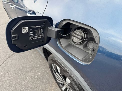 Certified 2021 Mercedes-Benz GLA 250 4MATIC image 28