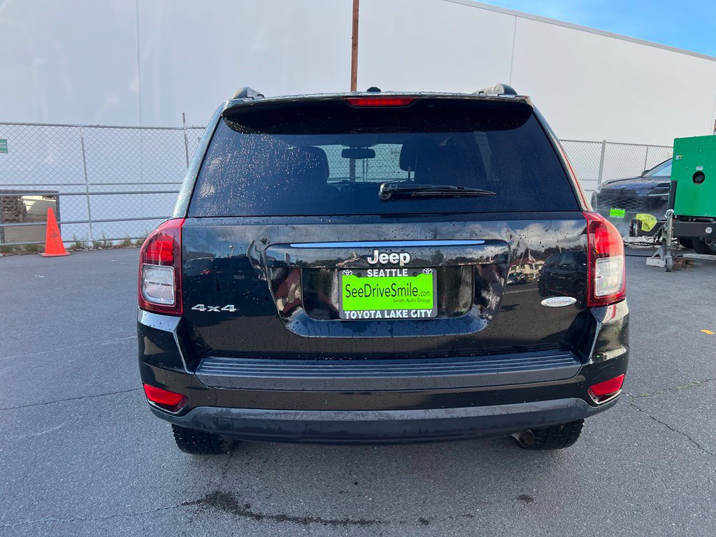 Used 2014 Jeep Compass Latitude w/ Sun/Sound Group AWD/4WD image 5