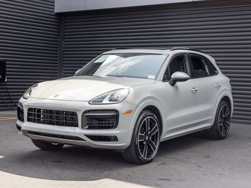 Certified 2023 Porsche Cayenne S AWD/4WD image 1