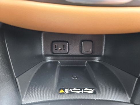 Used 2018 Chevrolet Equinox Premier AWD/4WD image 24