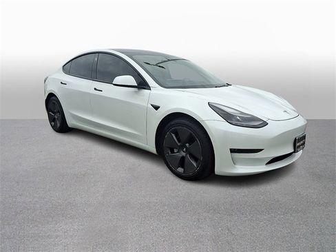 Used 2022 Tesla Model 3 Long Range image 3