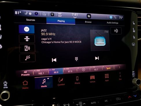 Used 2024 Jeep Grand Wagoneer L Series III image 12