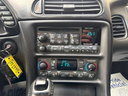 Used 2001 Chevrolet Corvette Coupe w/ Preferred Equipment Group2 RWD image 27