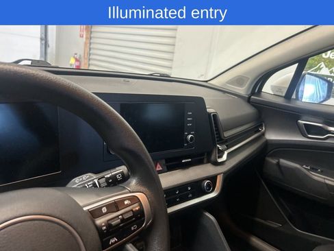 Used 2025 Kia Sportage LX image 10