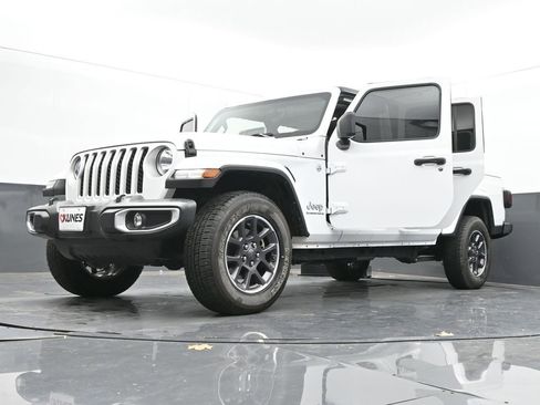 Used 2023 Jeep Gladiator Overland image 69