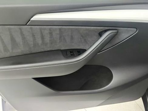 Used 2023 Tesla Model Y Long Range AWD/4WD image 49