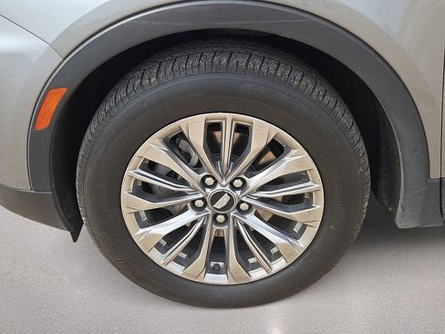 Used 2024 Cadillac XT4 Premium Luxury AWD/4WD image 10