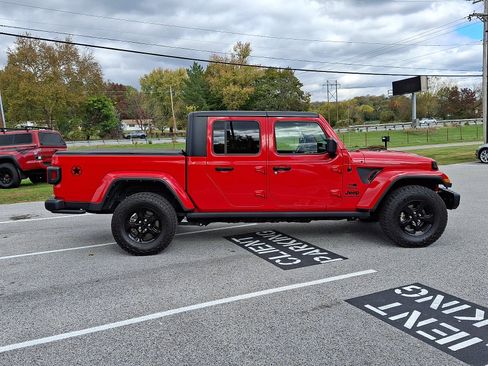 Used 2021 Jeep Gladiator Sport image 8