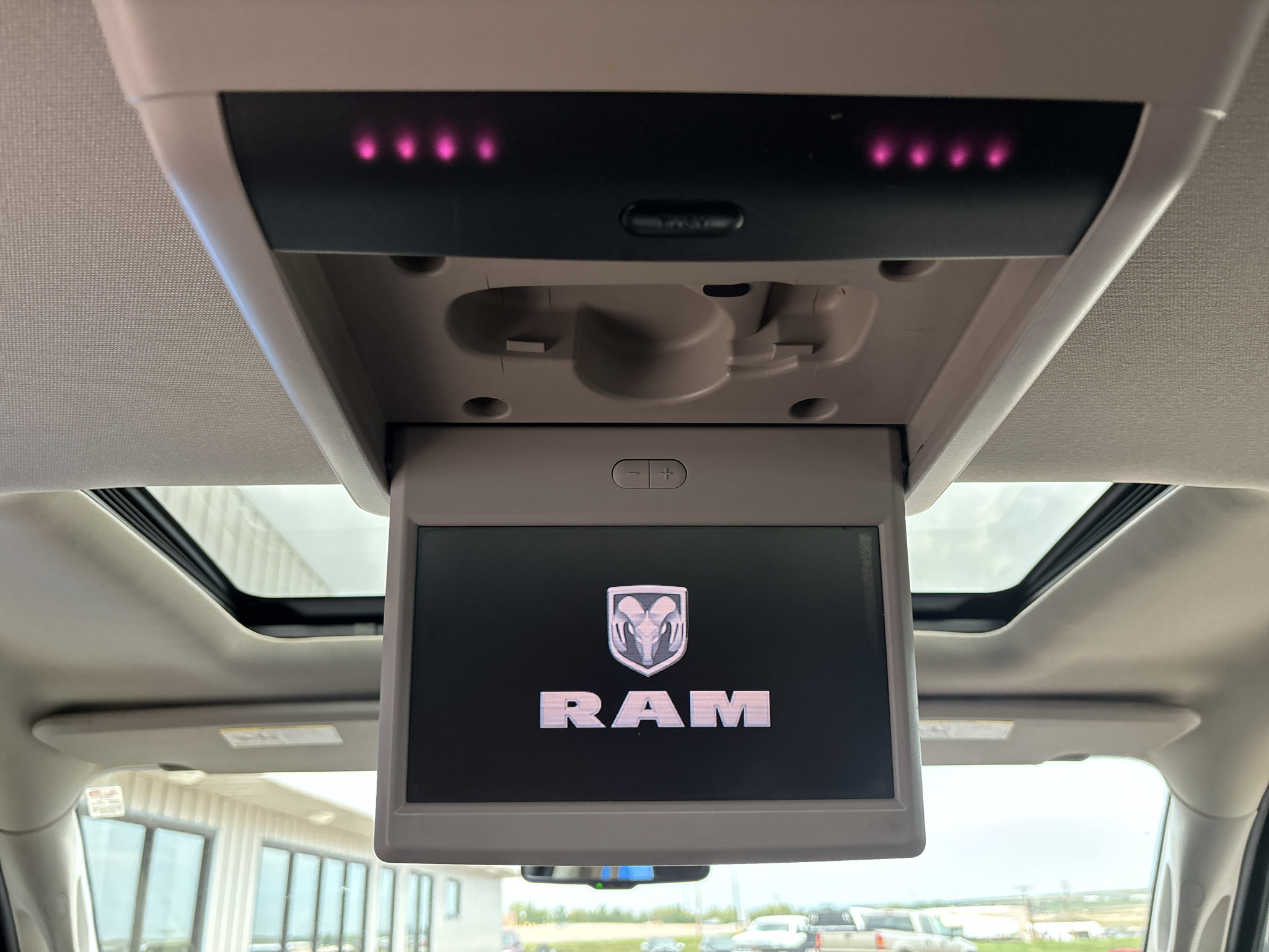 Used 2012 RAM 2500 Longhorn w/ Cold Weather Group AWD/4WD image 28