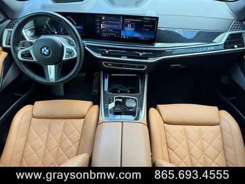Used 2025 BMW X5 xDrive40i w/ M Sport Package AWD/4WD image 21