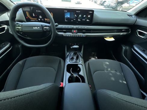 New 2026 Kia K4 FWD image 32
