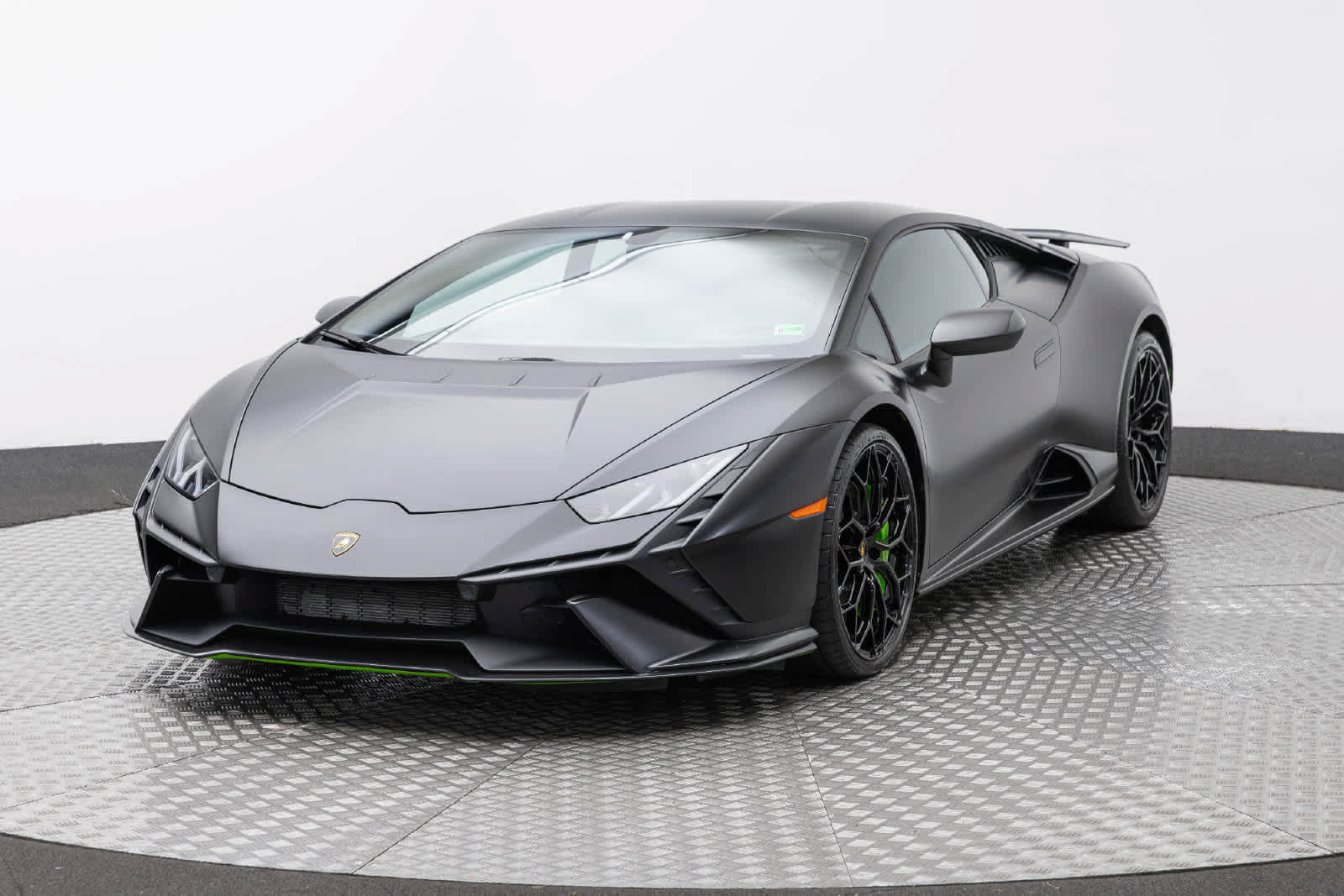 Used 2023 Lamborghini Huracan Tecnica RWD image 1