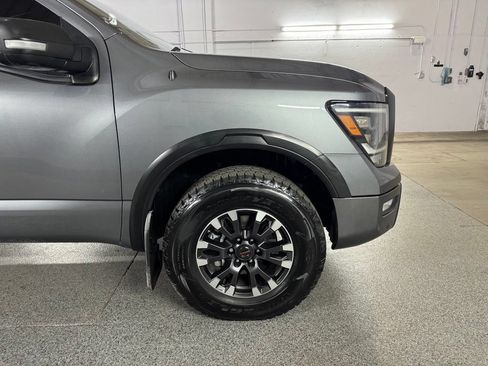 Used 2020 Nissan Titan PRO-4X w/ Pro-4x Convenience Package AWD/4WD image 6