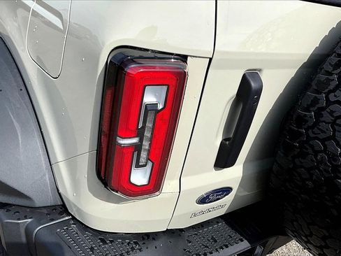 New 2025 Ford Bronco Badlands image 28