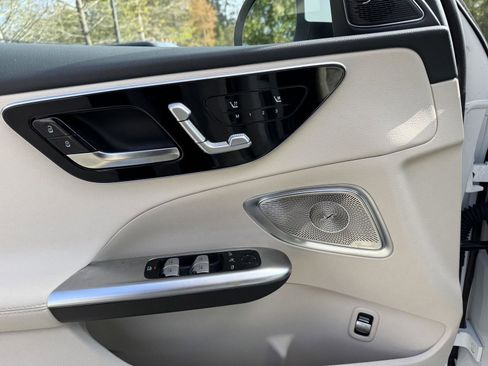 Certified 2025 Mercedes-Benz C 300 Sedan image 6