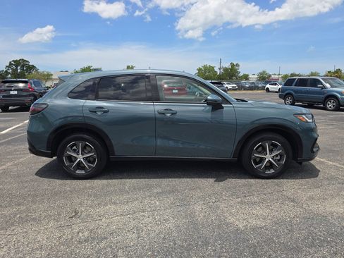 Used 2025 Honda HR-V EX-L image 3
