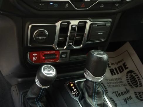 Used 2023 Jeep Wrangler Unlimited Rubicon 4xe w/ Cold Weather Group AWD/4WD image 17