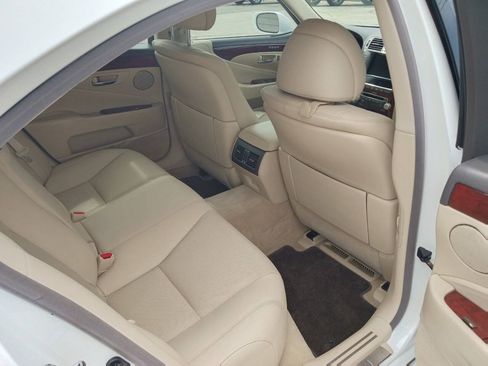 Used 2011 Lexus LS 460 AWD w/ Comfort Pkg image 12