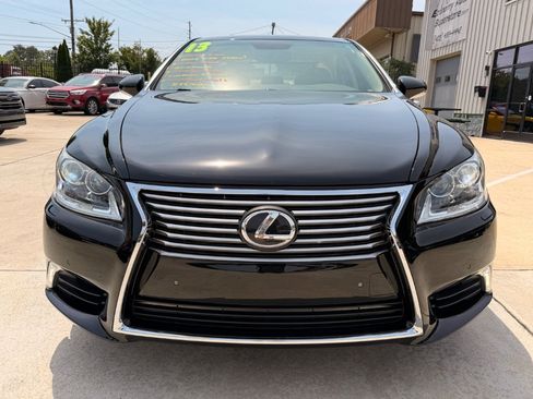 Used 2013 Lexus LS 460 w/ Comfort Pkg RWD image 20