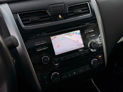 Used 2013 Nissan Altima 3.5 SV image 29