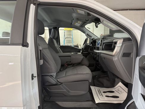 New 2026 Ford F250 XL w/ XL Chrome Package image 28