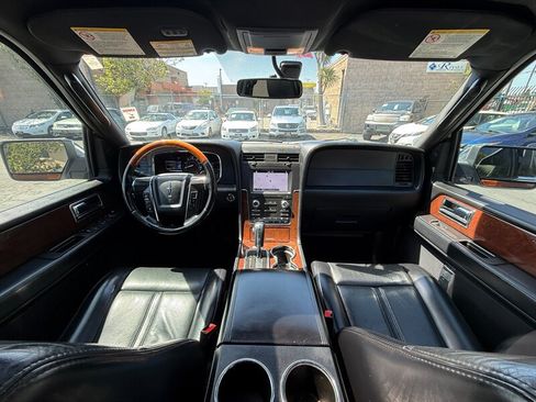 Used 2017 Lincoln Navigator Select AWD/4WD image 14