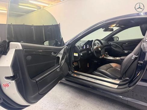 Used 2011 Mercedes-Benz SL 63 AMG image 18