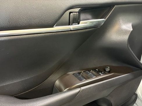 Used 2024 Toyota Camry SE image 13