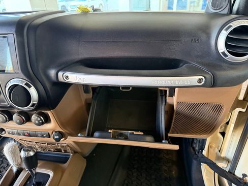 Used 2011 Jeep Wrangler Rubicon w/ PWR Convenience Group image 29