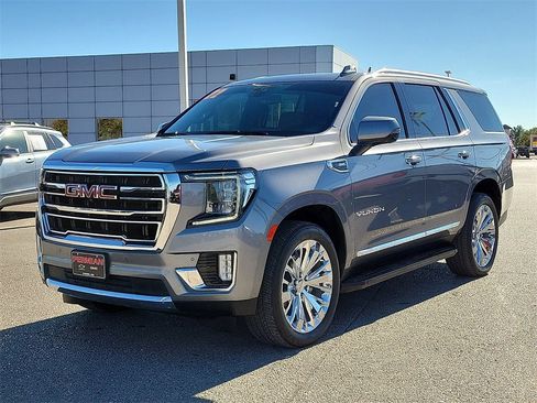 Used 2022 GMC Yukon SLT w/ SLT Luxury Package image 5