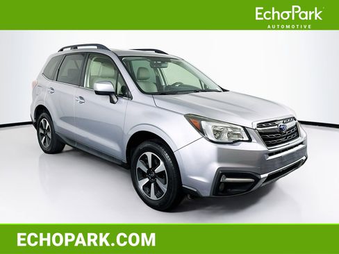 Used 2017 Subaru Forester 2.5i Limited image 1