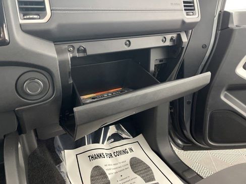 Used 2024 Nissan Frontier SV image 30