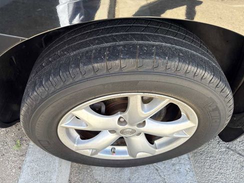 Used 2010 Nissan Rogue SL w/ Leather Pkg image 6