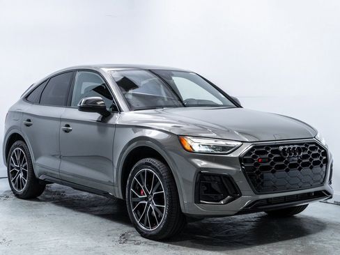 Used 2025 Audi SQ5 Premium Plus w/ Premium Plus Package image 9