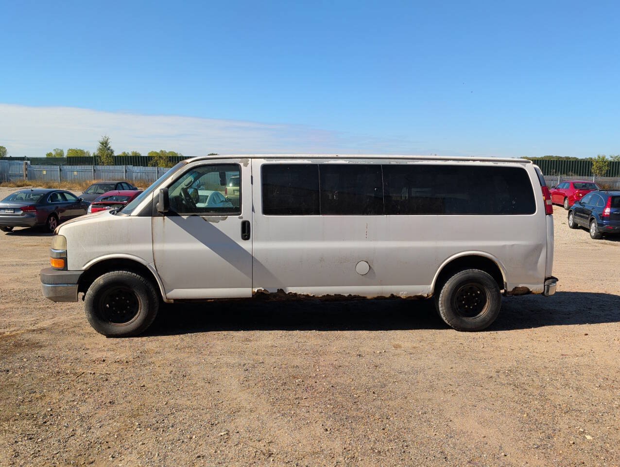 Used 2008 Chevrolet Express 3500 Extended Passenger w/ LT Preferred Equipment Group RWD image 2