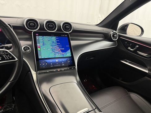 Used 2024 Mercedes-Benz GLC 300 4MATIC image 24