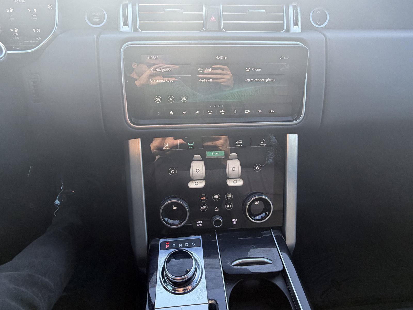Used 2018 Land Rover Range Rover HSE AWD/4WD image 17