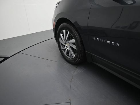 Used 2022 Chevrolet Equinox Premier FWD image 12