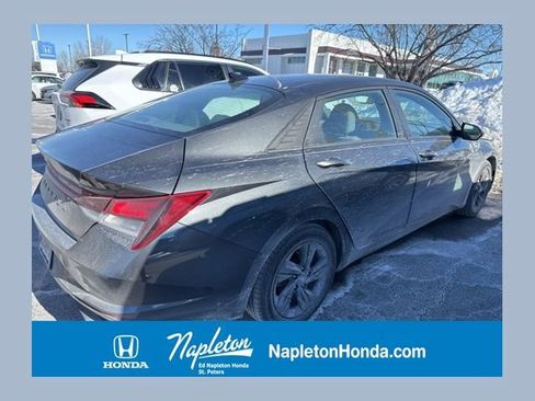 Used 2021 Hyundai Elantra SEL image 1