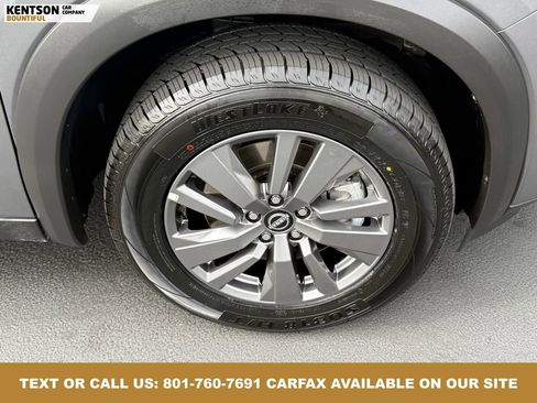 Used 2025 Nissan Pathfinder SV image 16