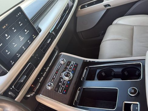 Certified 2020 Lincoln Aviator Grand Touring w/ Equipment Group 302A AWD/4WD image 20