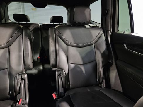Used 2025 Cadillac XT6 Premium Luxury image 14
