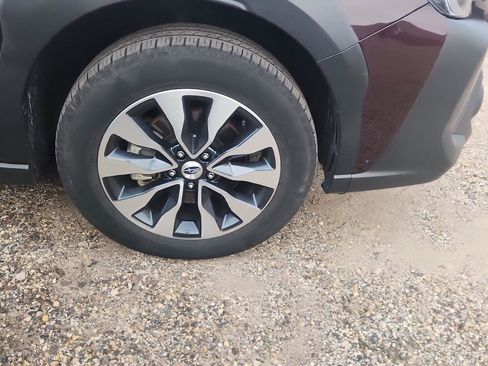 Used 2024 Subaru Outback Limited AWD/4WD image 2