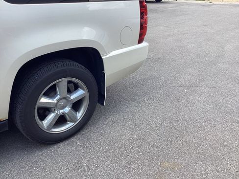 Used 2012 Chevrolet Suburban LTZ AWD/4WD image 23