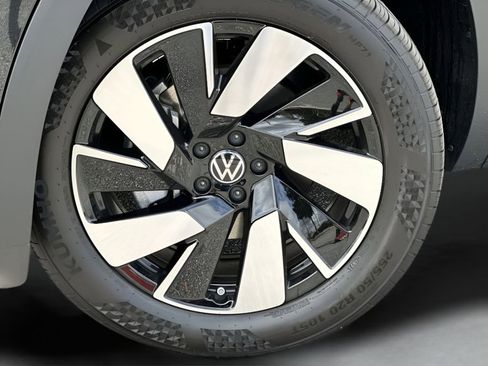 New 2026 Volkswagen Atlas Cross Sport SEL image 10