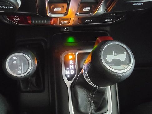 Used 2024 Jeep Wrangler Rubicon w/ Convenience Group image 18